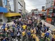 Passeio Ciclístico reúne centenas de famílias