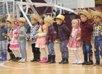 Festa junina do São Luiz reúne famílias para festejar
