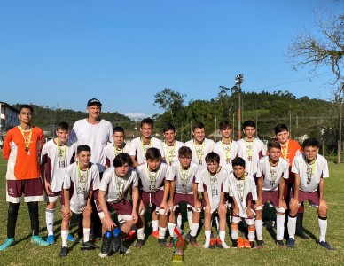 Alunos representam Brusque no Moleque Bom de Bola