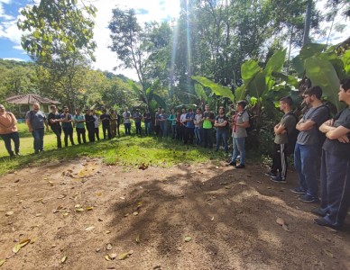 Curso de Filosofia visita Aldeia Tava í