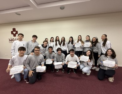 Ensino Médio participa de simulação de debate competitivo