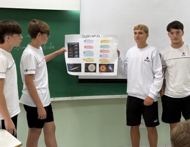 Exploring the Universe - Building Mind Maps