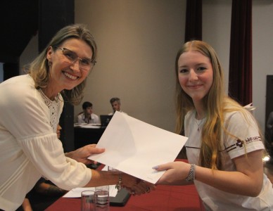 Mais de 100 estudantes recebem a certificação TOEFL