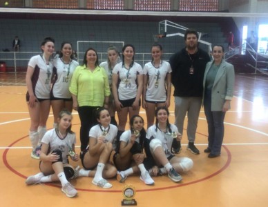 Mais uma vitória no Voleibol