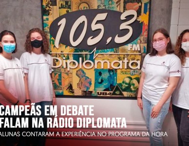 Alunas participam de entrevista na Rádio Diplomata