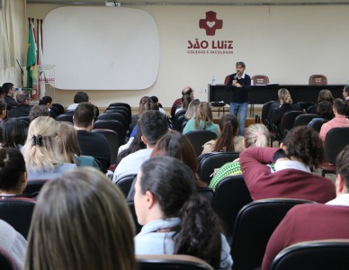 Colégio e Faculdade São Luiz promove formação continuada